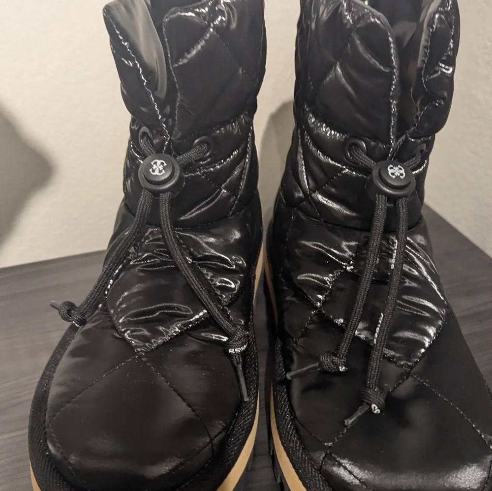 GUESS Women's Leian Ankle Booties - Size 5.5‎